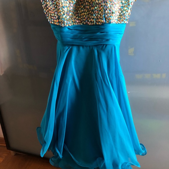 La Femme dress for prom and similar occasions, size 00. - Picture 8 of 9